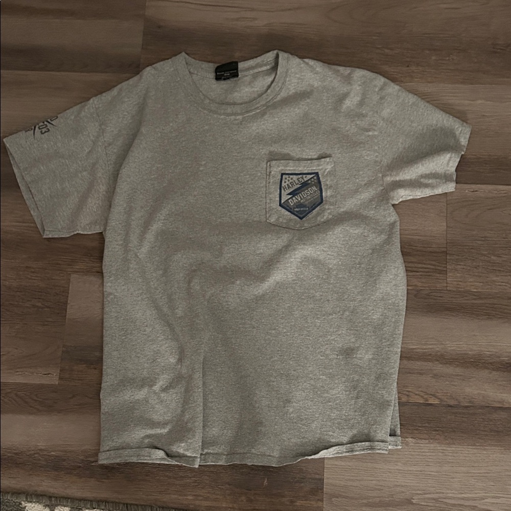 Harley-Davidson Gray T-Shirt with Blue Graphic pocket